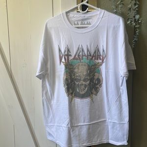 Def Leppard shirt